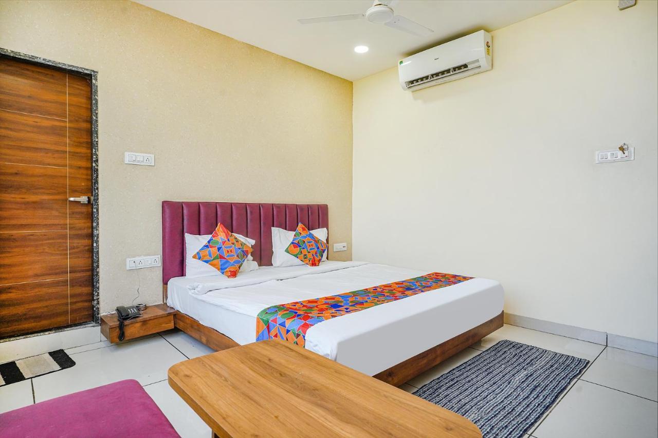 Fabhotel Sukh Vilas อินดอร์ ภายนอก รูปภาพ
