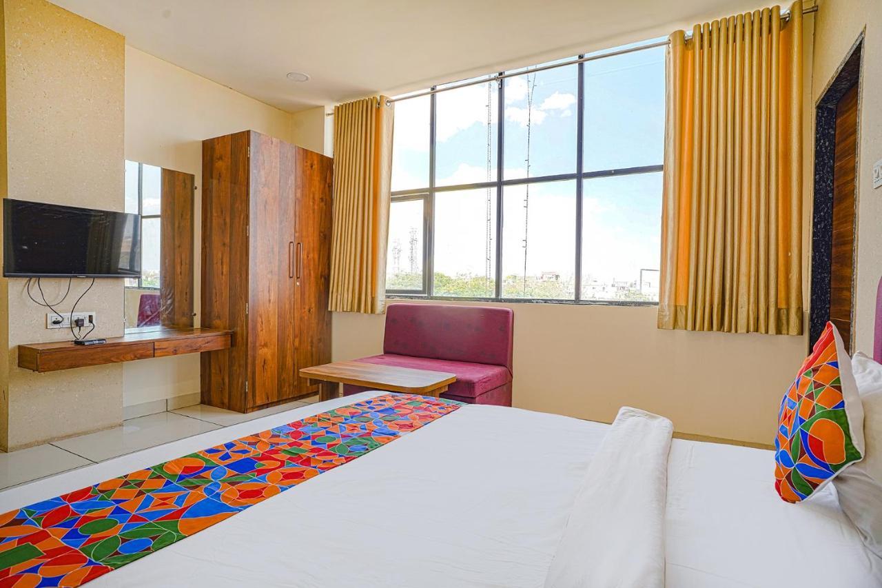 Fabhotel Sukh Vilas อินดอร์ ภายนอก รูปภาพ