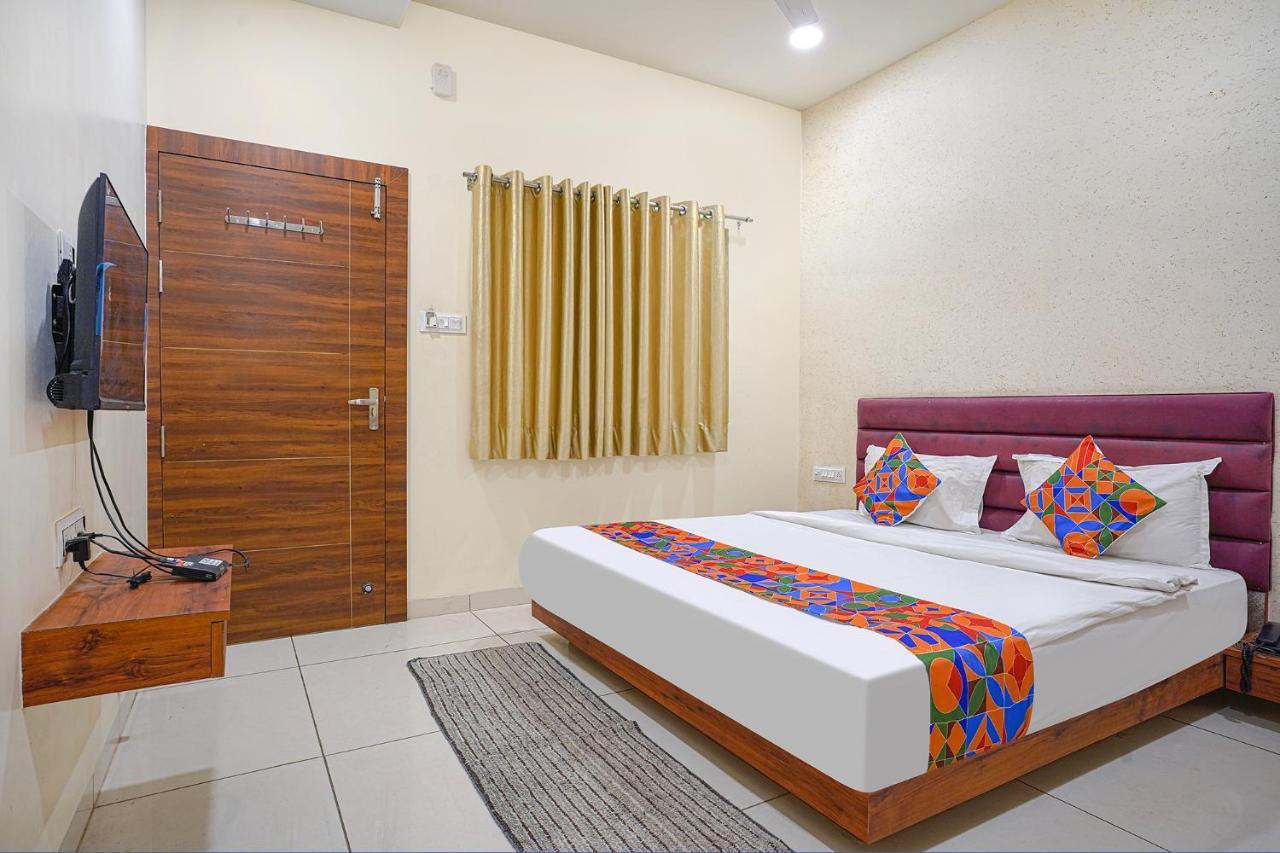 Fabhotel Sukh Vilas อินดอร์ ภายนอก รูปภาพ
